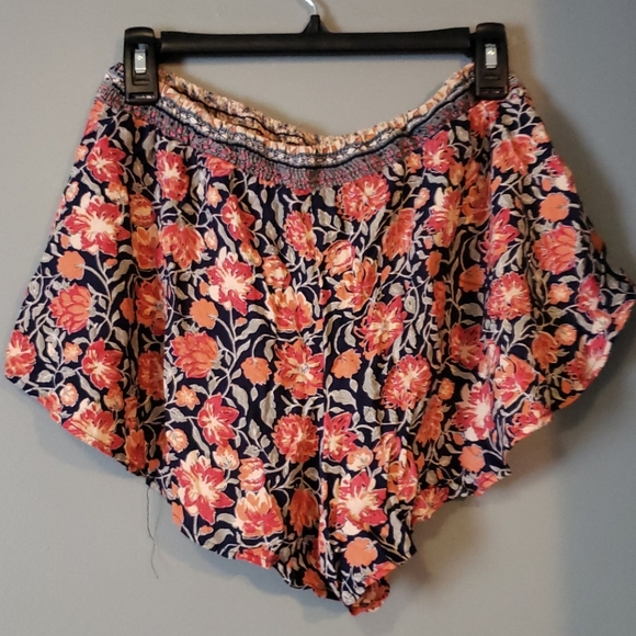 Anthro Angie shorts | size M - Picture 6 of 6